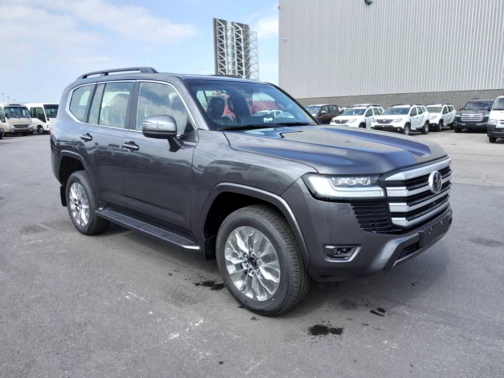 Toyota Land Cruiser 300 V6 VXR ZX 7 SEATERS / PLACES 3.5L Petrol Automatic AEOB - Autovettura: foto 3 Toyota Land Cruiser 300 V6 VXR ZX 7 SEATERS / PLACES 3.5L Petrol Automatic AEOB - Autovettura: foto 3