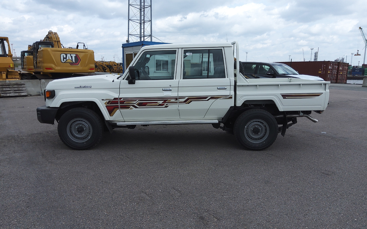 Toyota Toyota Land cruiser 79 grj double cabin 4.0L Petrol Manual 5 SEATS/PLACES - Pick-up: foto 5 Toyota Toyota Land cruiser 79 grj double cabin 4.0L Petrol Manual 5 SEATS/PLACES - Pick-up: foto 5