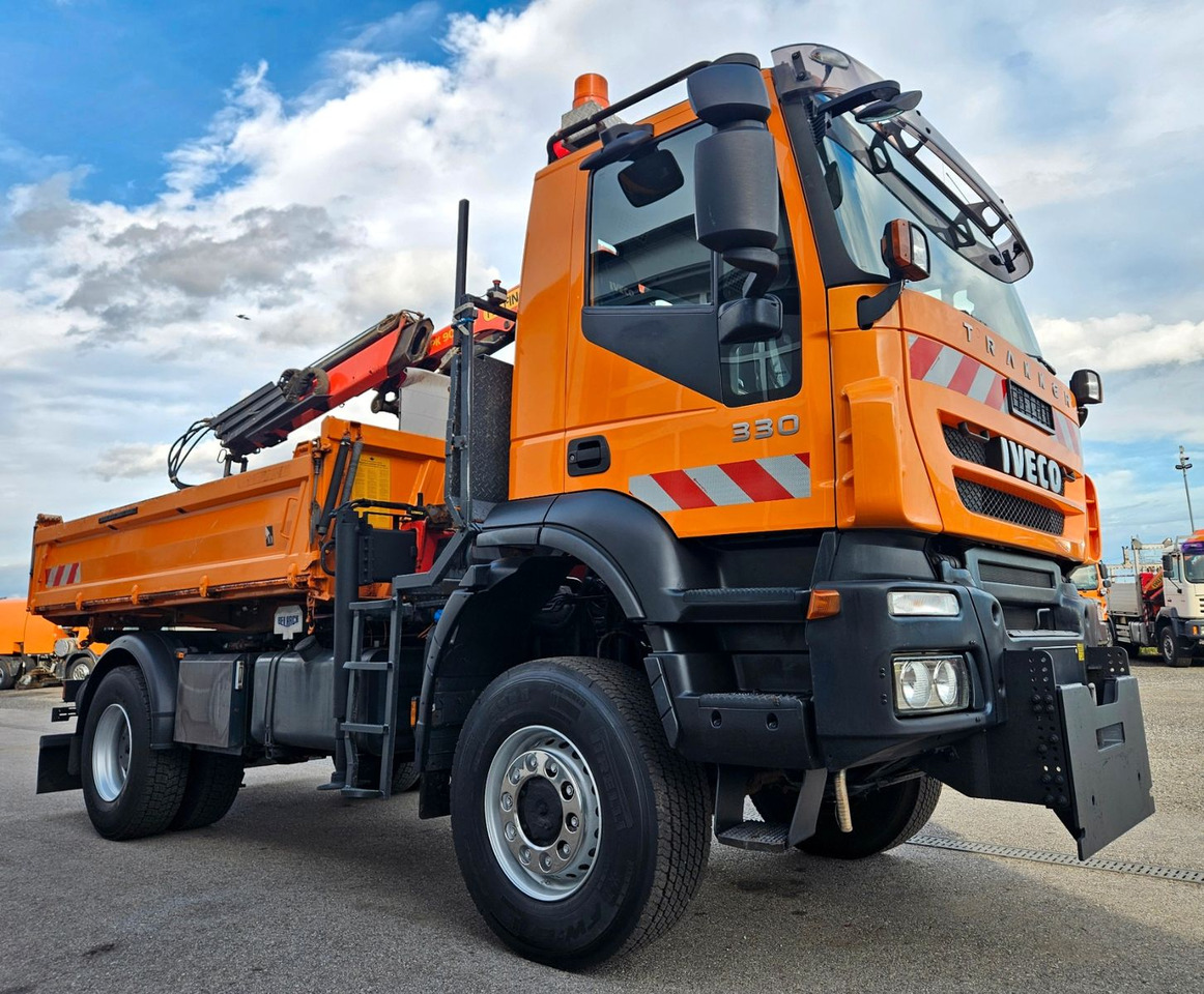 Iveco Trakker 190T33 4x4 Euro5 Kran Palfinger Funk - Autocarro ribaltabile, Camion con gru: foto 1 Iveco Trakker 190T33 4x4 Euro5 Kran Palfinger Funk - Autocarro ribaltabile, Camion con gru: foto 1