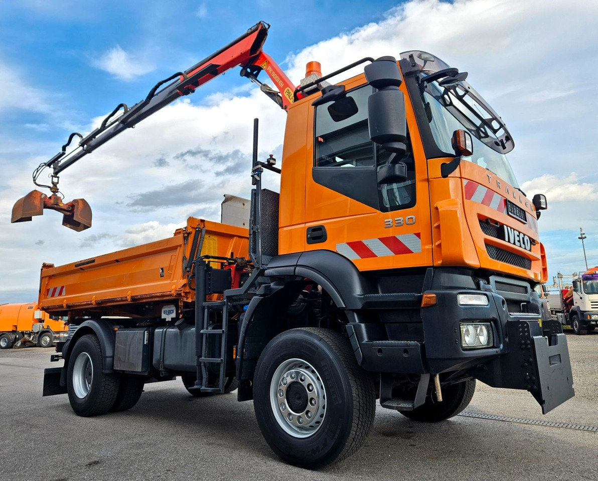 Iveco Trakker 190T33 4x4 Euro5 Kran Palfinger Funk - Autocarro ribaltabile, Camion con gru: foto 3 Iveco Trakker 190T33 4x4 Euro5 Kran Palfinger Funk - Autocarro ribaltabile, Camion con gru: foto 3