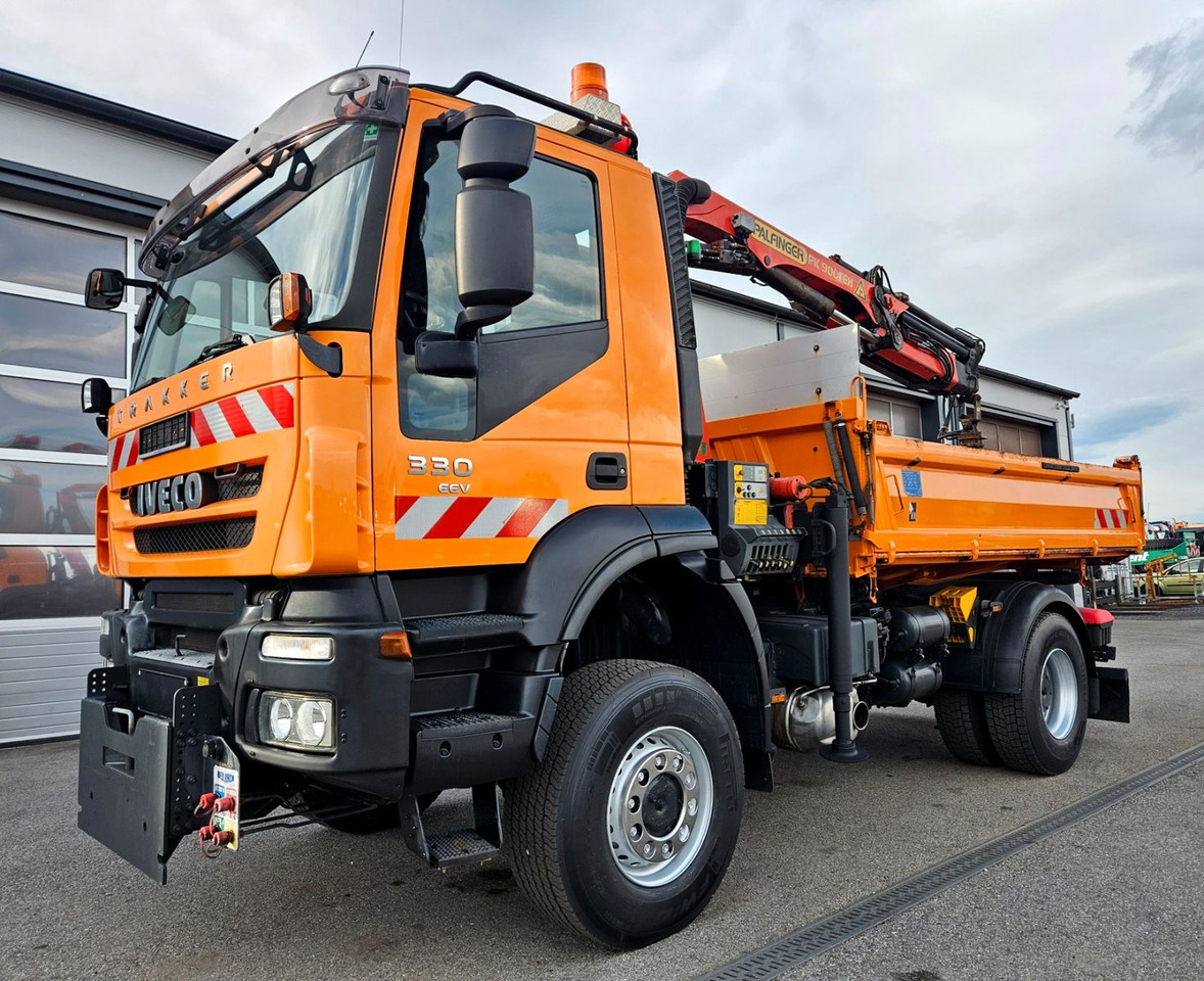 Iveco Trakker 190T33 4x4 Euro5 Kran Palfinger Funk - Autocarro ribaltabile, Camion con gru: foto 4 Iveco Trakker 190T33 4x4 Euro5 Kran Palfinger Funk - Autocarro ribaltabile, Camion con gru: foto 4