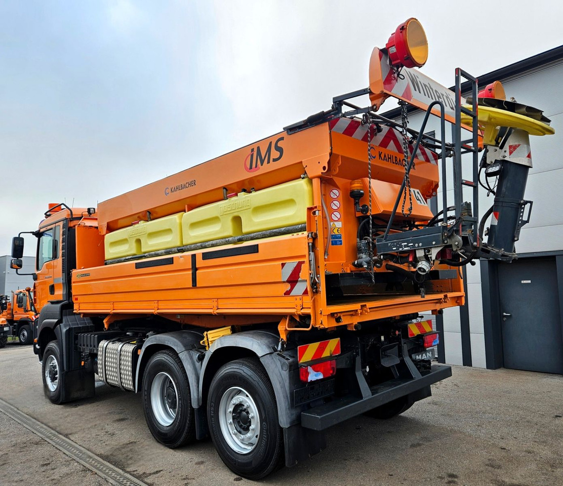 MAN TGA 28.400 6x4-4 Winterdienst - Autocarro ribaltabile: foto 3 MAN TGA 28.400 6x4-4 Winterdienst - Autocarro ribaltabile: foto 3