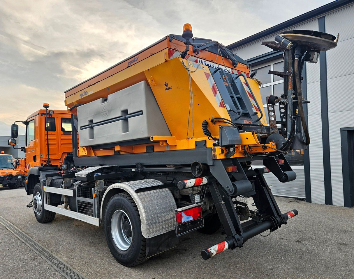 MAN TGM 18.250 4x4 BB EEV Winterdienst - Autocarro scarrabile, Camion con gru: foto 3 MAN TGM 18.250 4x4 BB EEV Winterdienst - Autocarro scarrabile, Camion con gru: foto 3