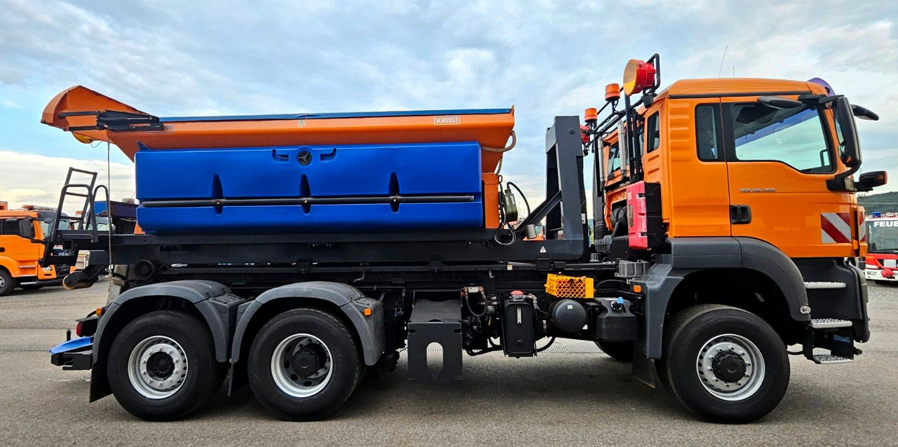 MAN TGS 28.360 6x4-4 BL EEV Winterdienst Streuer - Autocarro scarrabile: foto 5 MAN TGS 28.360 6x4-4 BL EEV Winterdienst Streuer - Autocarro scarrabile: foto 5