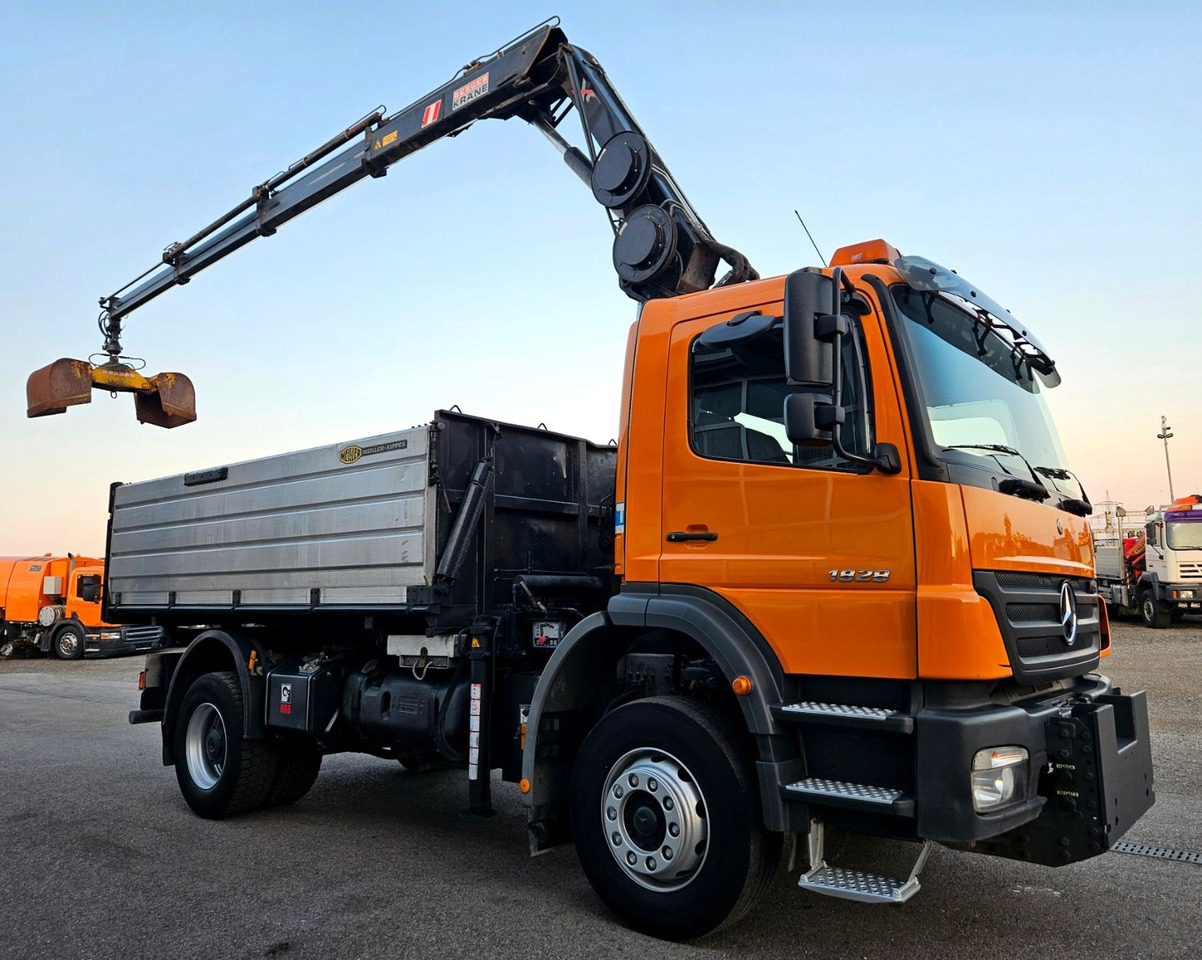Mercedes-Benz AXOR 1828 HIAB 122 ES-3 DUO Kran - Autocarro ribaltabile, Camion con gru: foto 3 Mercedes-Benz AXOR 1828 HIAB 122 ES-3 DUO Kran - Autocarro ribaltabile, Camion con gru: foto 3