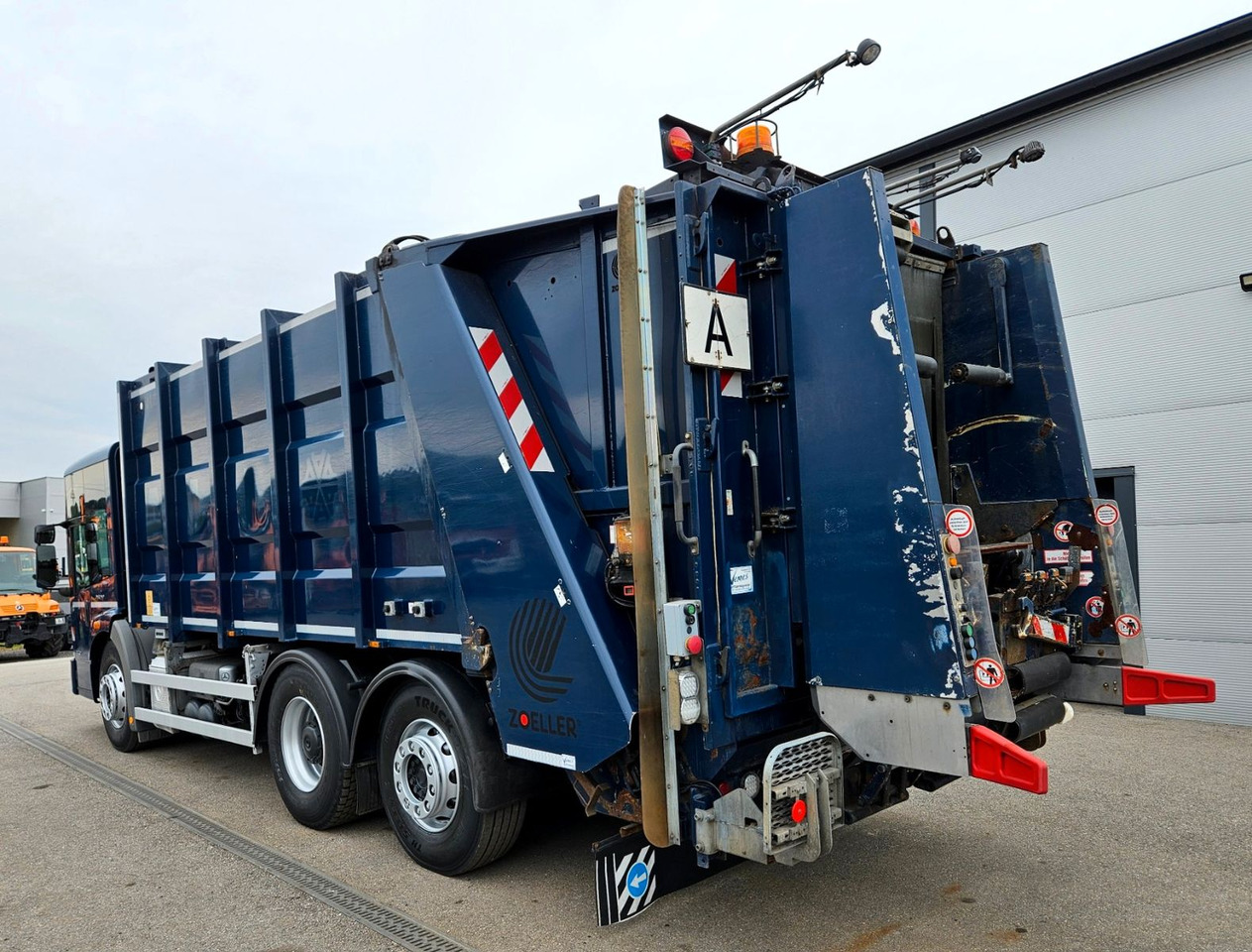 Mercedes-Benz Econic 2629 Zoeller Medium XL-S Variopress EEV - Camion immondizia: foto 3 Mercedes-Benz Econic 2629 Zoeller Medium XL-S Variopress EEV - Camion immondizia: foto 3