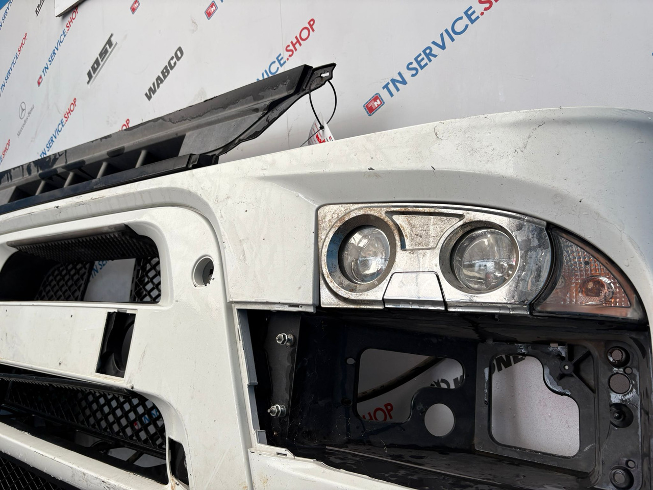 Paraurti Anteriore Iveco 5801258838 - Paraurto per Camion: foto 3 Paraurti Anteriore Iveco 5801258838 - Paraurto per Camion: foto 3