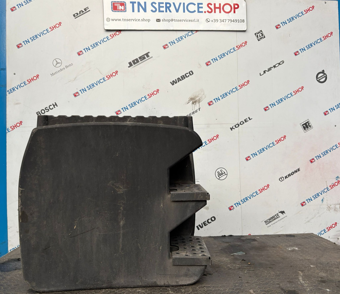 Serbatoio Adblue Iveco - Serbatoio per AdBlue per Camion: foto 1 Serbatoio Adblue Iveco - Serbatoio per AdBlue per Camion: foto 1