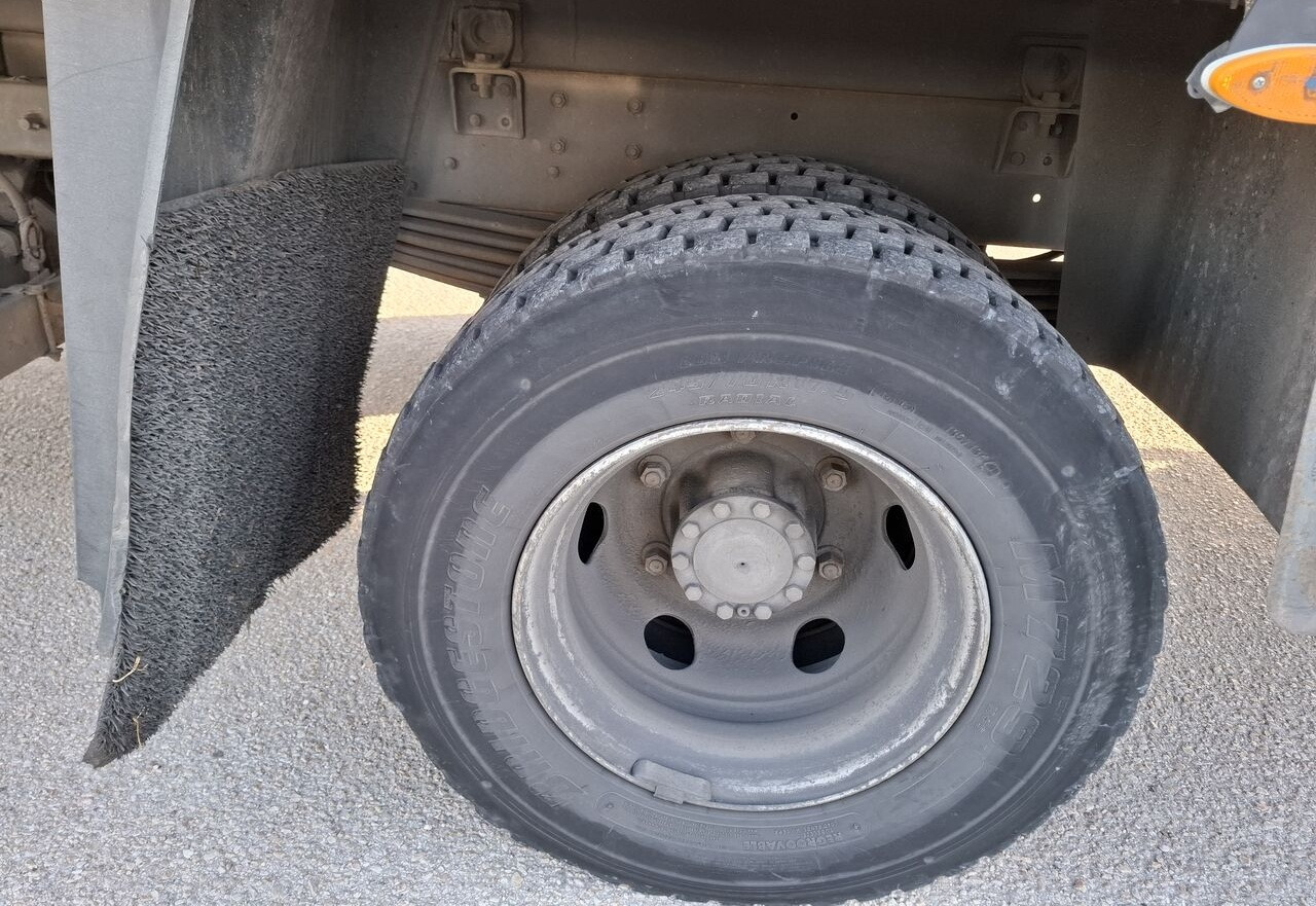 Autocarro frigorifero Renault MT 180.12: foto 9