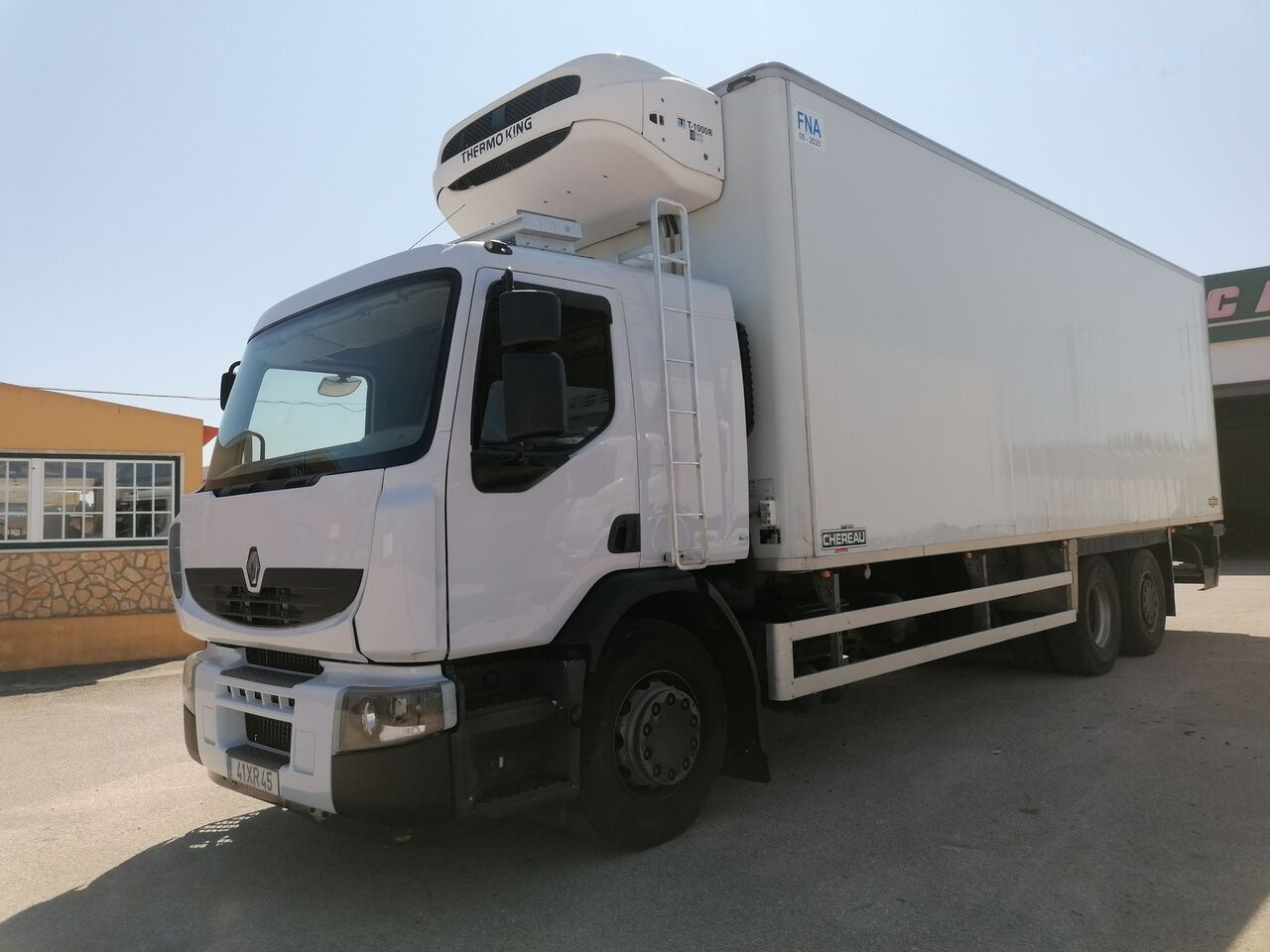 Renault Premium 440 - Autocarro frigorifero: foto 2 Renault Premium 440 - Autocarro frigorifero: foto 2