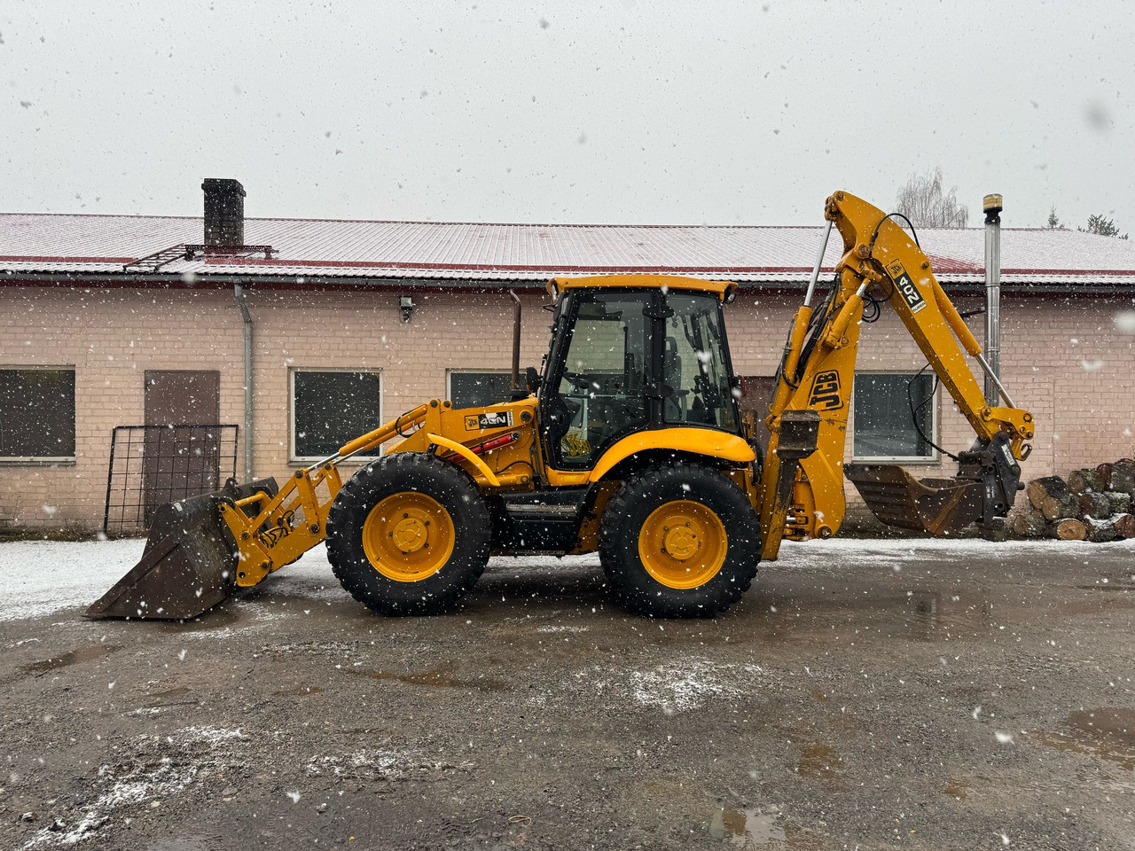 JCB 4CN - Terna: foto 2 JCB 4CN - Terna: foto 2