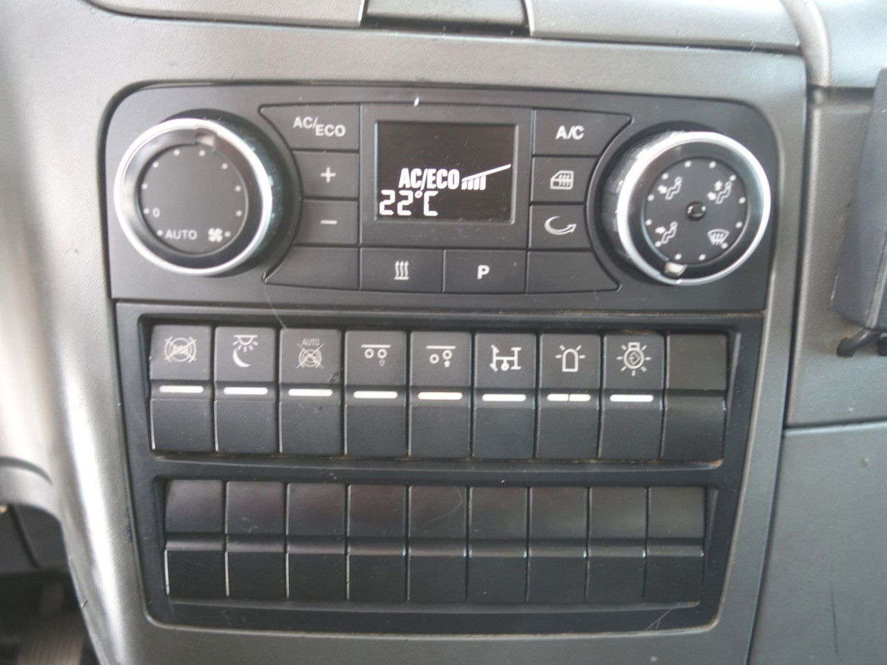 Camion con gru MAN TGS 26.360 FG 6x2 mit Fassi F210C: foto 19 Camion con gru MAN TGS 26.360 FG 6x2 mit Fassi F210C: foto 19