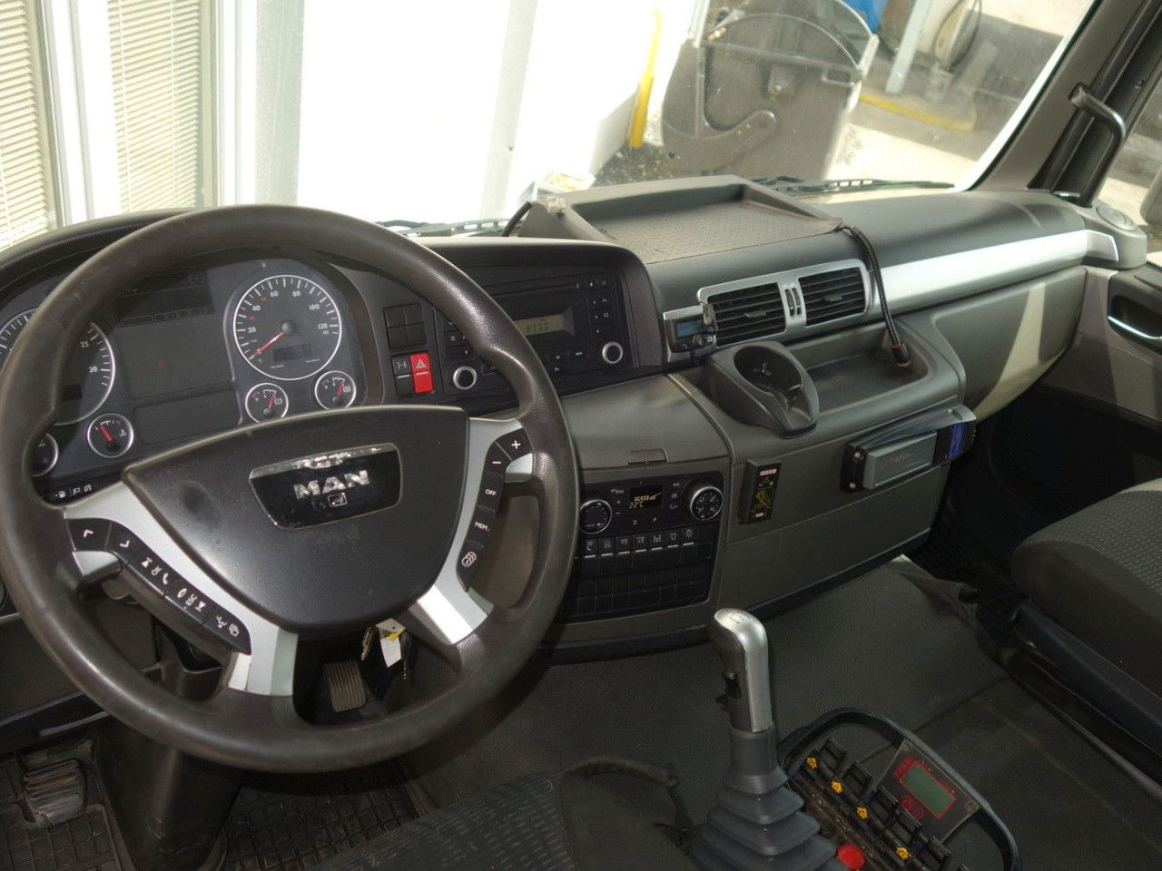 Camion con gru MAN TGS 26.360 FG 6x2 mit Fassi F210C: foto 16 Camion con gru MAN TGS 26.360 FG 6x2 mit Fassi F210C: foto 16