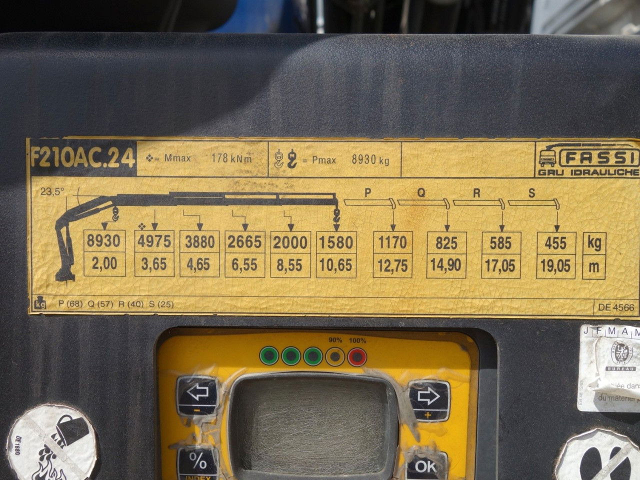 Camion con gru MAN TGS 26.360 FG 6x2 mit Fassi F210C: foto 9 Camion con gru MAN TGS 26.360 FG 6x2 mit Fassi F210C: foto 9