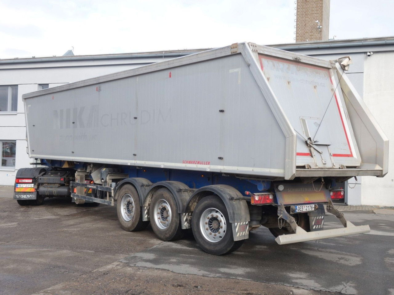 Schwarzmüller SK KIS 3/E , 50 cm3, SAF, Liftachse - Semirimorchio ribaltabile: foto 4 Schwarzmüller SK KIS 3/E , 50 cm3, SAF, Liftachse - Semirimorchio ribaltabile: foto 4