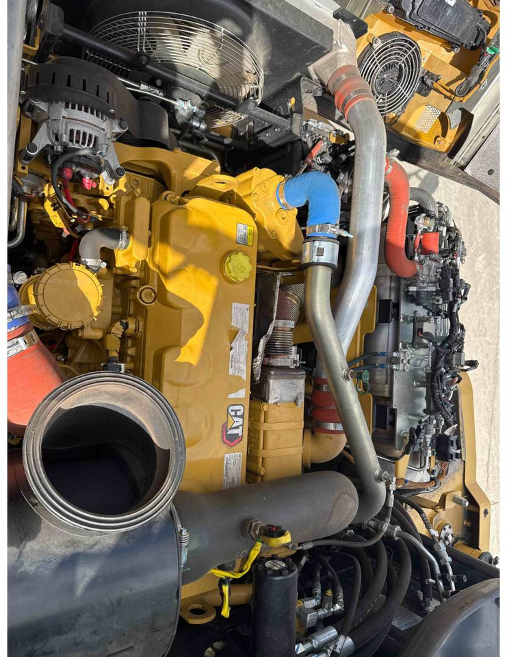 Dumper articolato CAT 730: foto 8