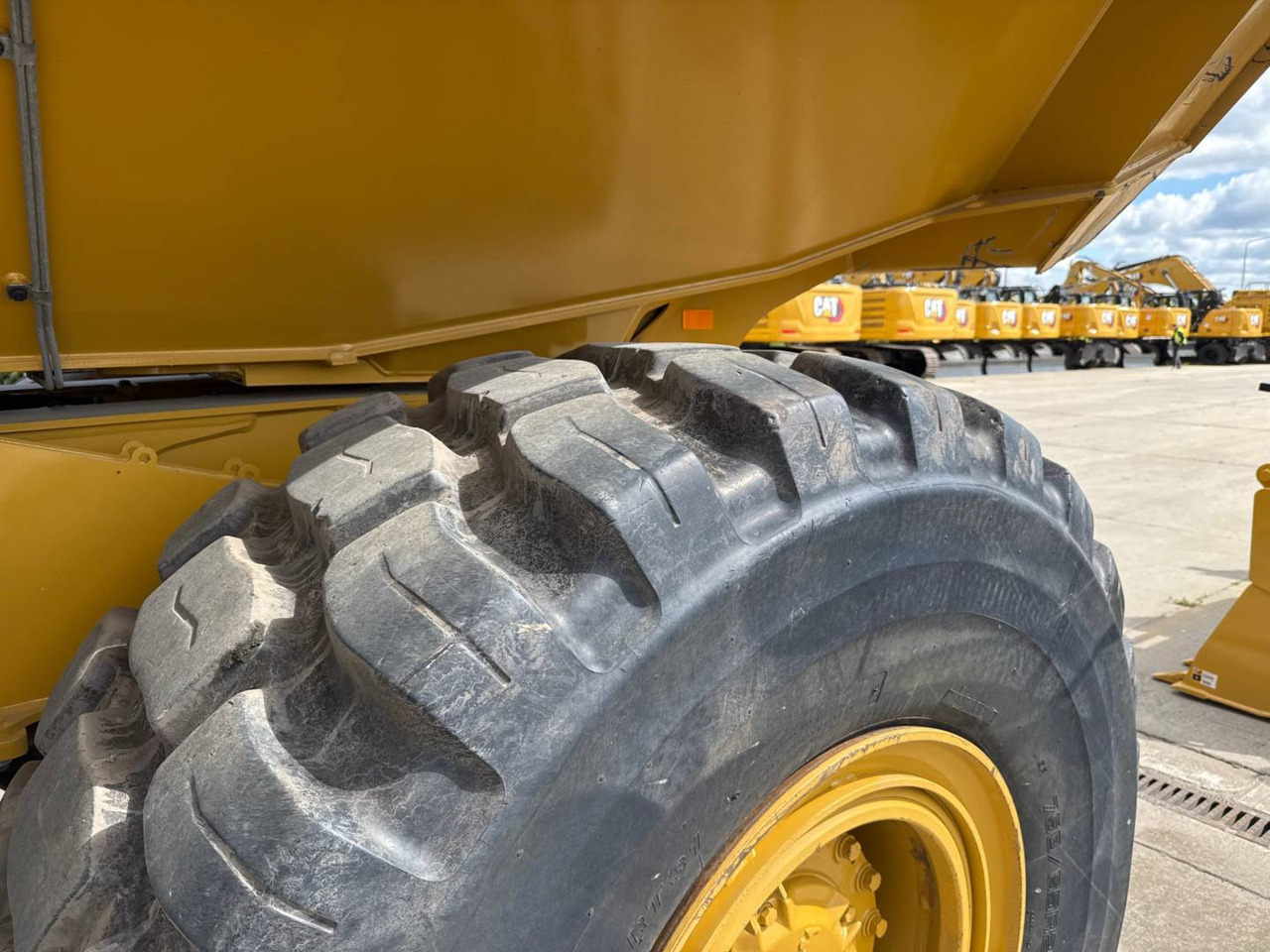 Dumper articolato CAT 730: foto 19