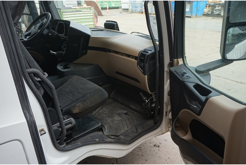 Mercedes-Benz ACTROS MP4 L-CLSSP L2.3 TUNNEL 170 - Cabina e interni per Camion: foto 5 Mercedes-Benz ACTROS MP4 L-CLSSP L2.3 TUNNEL 170 - Cabina e interni per Camion: foto 5