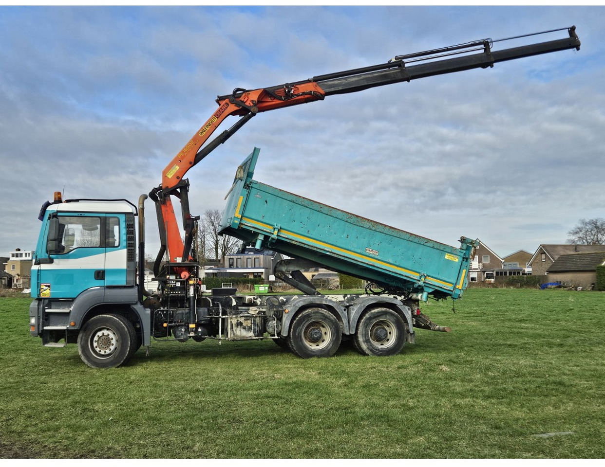MAN TGA 33.360 TIPPER 3 SIDE CRANE PALFINGER 16502 *REMOTE CONTROL - Autocarro ribaltabile: foto 3 MAN TGA 33.360 TIPPER 3 SIDE CRANE PALFINGER 16502 *REMOTE CONTROL - Autocarro ribaltabile: foto 3