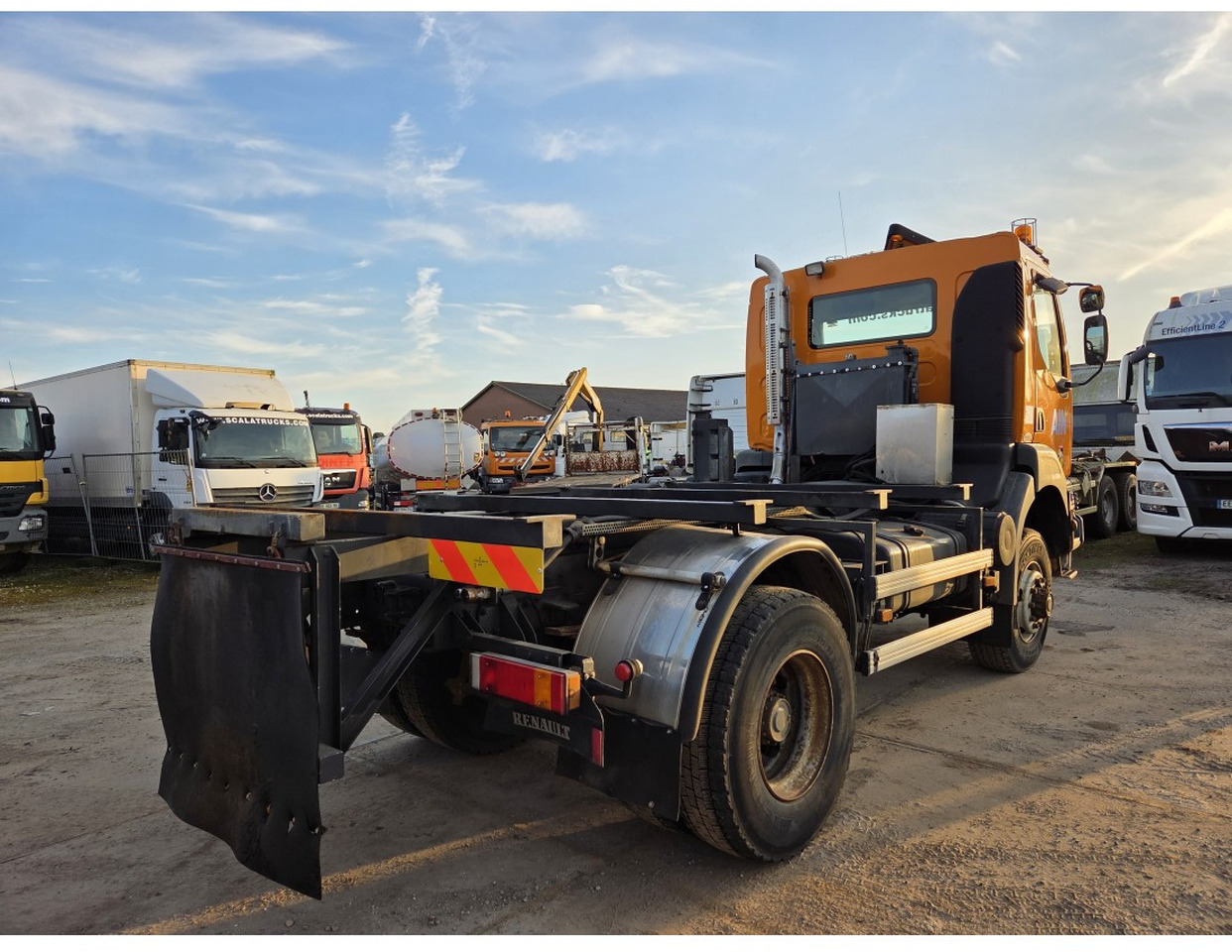 Renault Kerax 260 4x4 Chassis Manual Gearbox Mechanical pump Pompe Mecanique - Autocarro telaio: foto 5 Renault Kerax 260 4x4 Chassis Manual Gearbox Mechanical pump Pompe Mecanique - Autocarro telaio: foto 5