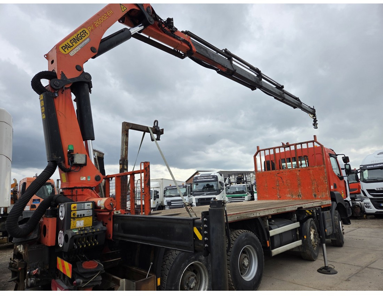 Renault Kerax 430 8X4 Flatbed Crane Palfinger PK26002EH 26 ton 5 Extensions *Retarder - Autocarro con pianale/ Cassone fisso, Camion con gru: foto 2 Renault Kerax 430 8X4 Flatbed Crane Palfinger PK26002EH 26 ton 5 Extensions *Retarder - Autocarro con pianale/ Cassone fisso, Camion con gru: foto 2
