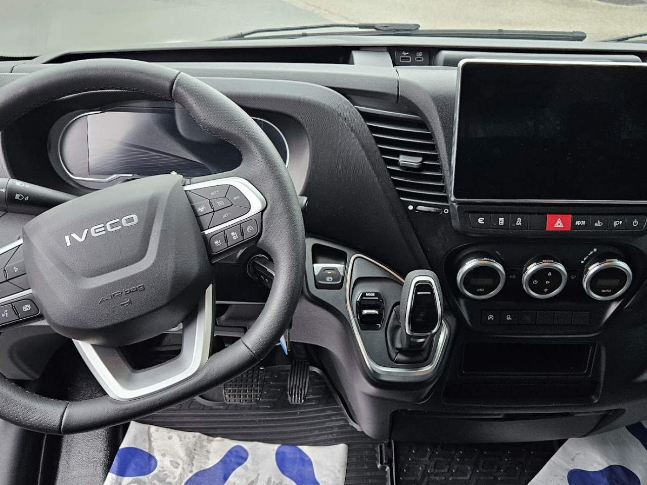 IVECO Daily 35S14A8 - Furgone chiuso: foto 5 IVECO Daily 35S14A8 - Furgone chiuso: foto 5