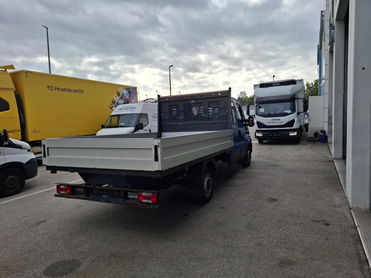 IVECO Daily 35S16A8 - Furgone chiuso, Furgone doppia cabina: foto 4 IVECO Daily 35S16A8 - Furgone chiuso, Furgone doppia cabina: foto 4