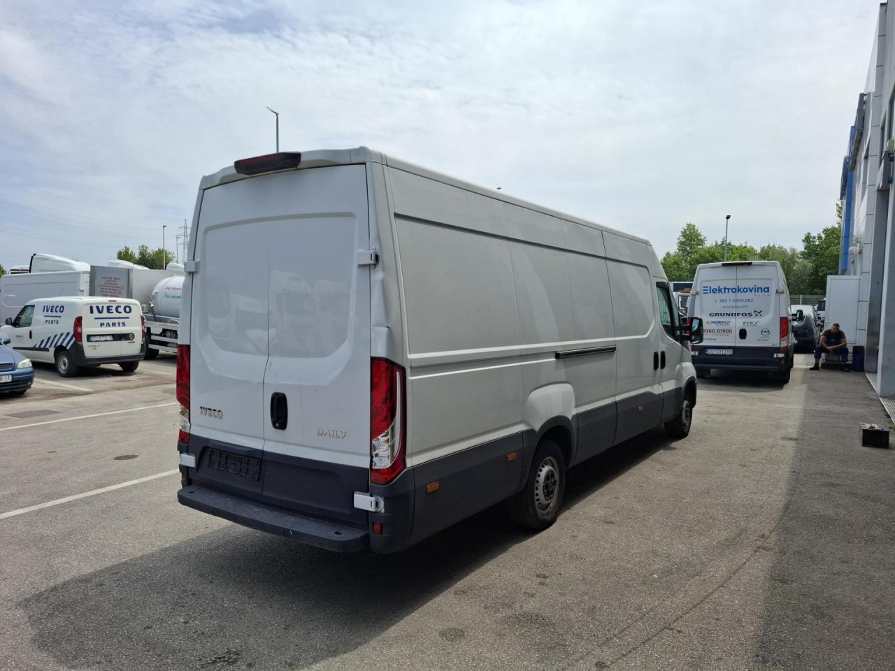 IVECO Daily 35S16V - Pulmino: foto 4 IVECO Daily 35S16V - Pulmino: foto 4