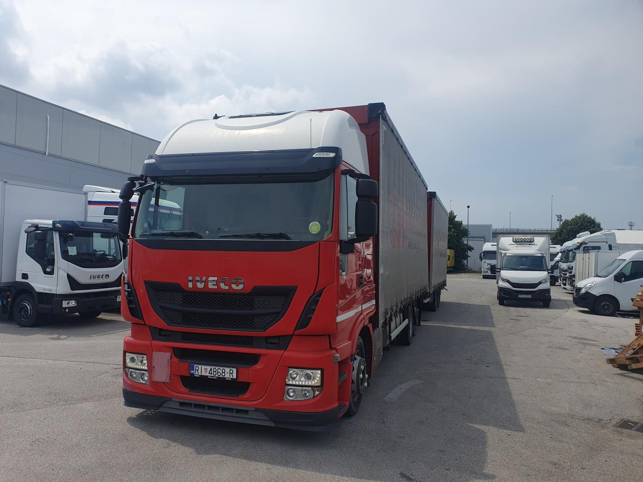 IVECO Stralis AS260S46Y/FP GV - Autocarro furgonato: foto 1 IVECO Stralis AS260S46Y/FP GV - Autocarro furgonato: foto 1