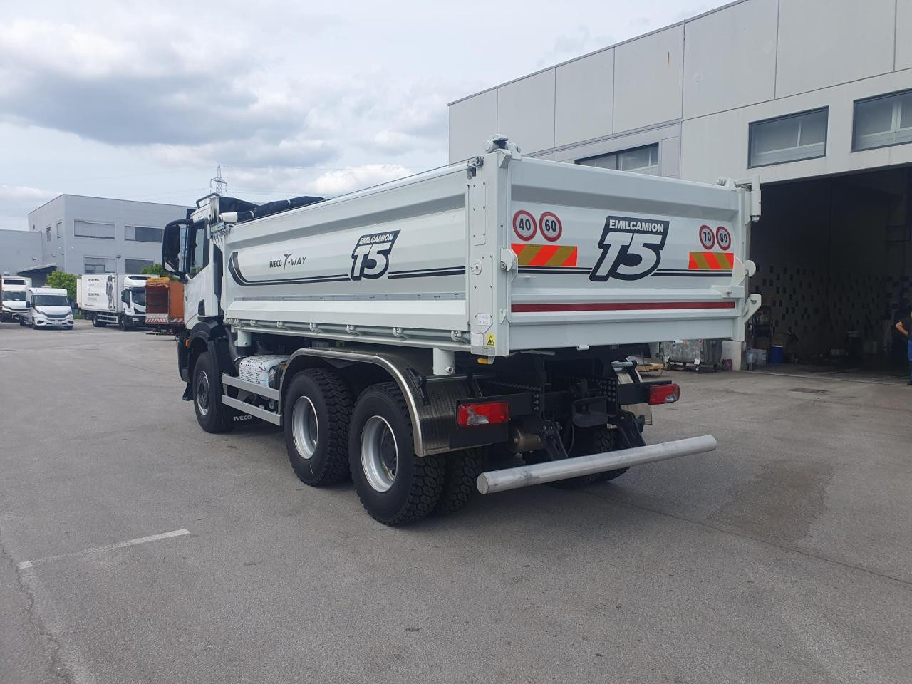 IVECO T-Way AD380T45 - Furgone ribaltabile: foto 3 IVECO T-Way AD380T45 - Furgone ribaltabile: foto 3