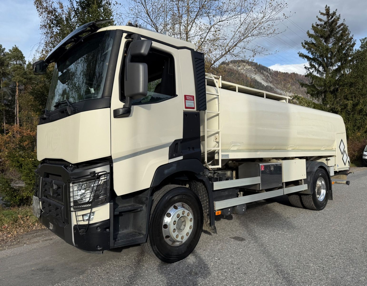 Renault C460 4x2, Euro 6,ADR,Diesel Benzin,Rohr Anhaeger Renault C460 4x2, Euro 6c, ADR, Diesel Benzin - Camion cisterna: foto 1 Renault C460 4x2, Euro 6,ADR,Diesel Benzin,Rohr Anhaeger Renault C460 4x2, Euro 6c, ADR, Diesel Benzin - Camion cisterna: foto 1