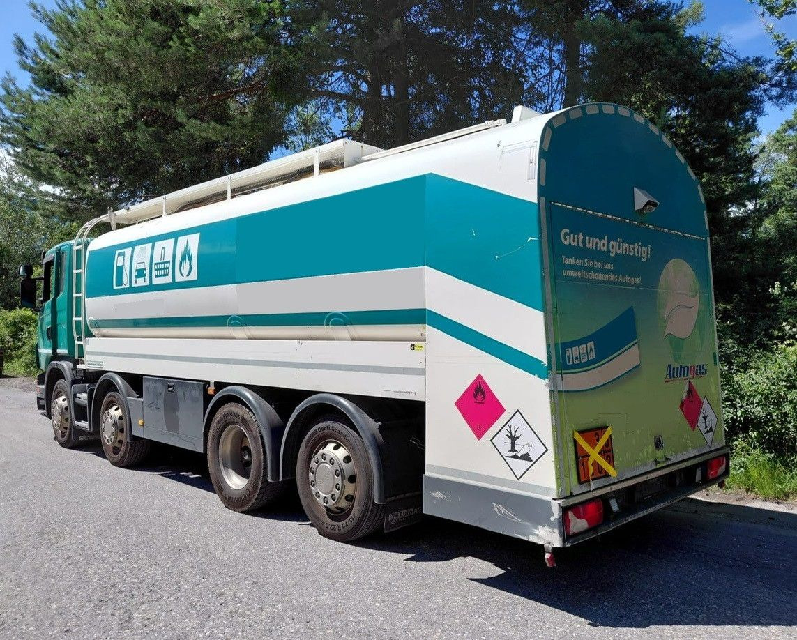 Scania G440 8x2, E5, Schwingenschloegel, 2 Kammern, ADR - Camion cisterna: foto 5 Scania G440 8x2, E5, Schwingenschloegel, 2 Kammern, ADR - Camion cisterna: foto 5