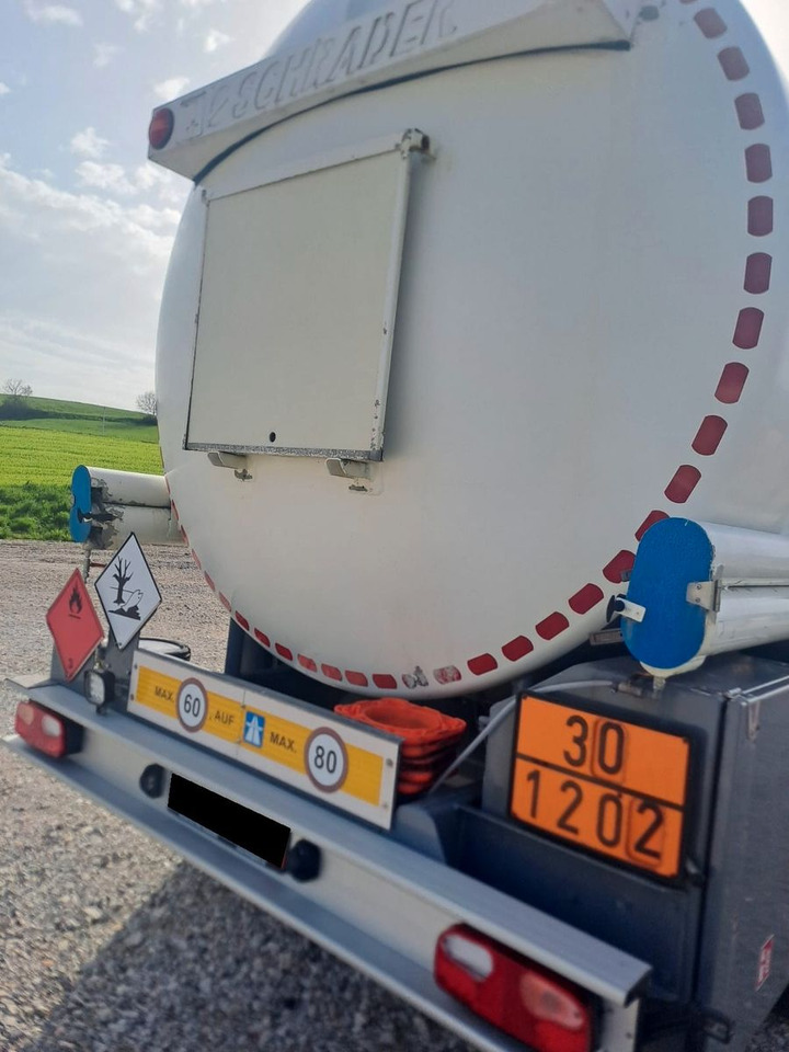Schrader ADR, Treibstoff Diesel/Benzin, 4 Kammern, Sening Schrader ADR, Treibstoff Diesel/Benzin, 4 Kammern, Sening - Semirimorchio cisterna: foto 4 Schrader ADR, Treibstoff Diesel/Benzin, 4 Kammern, Sening Schrader ADR, Treibstoff Diesel/Benzin, 4 Kammern, Sening - Semirimorchio cisterna: foto 4
