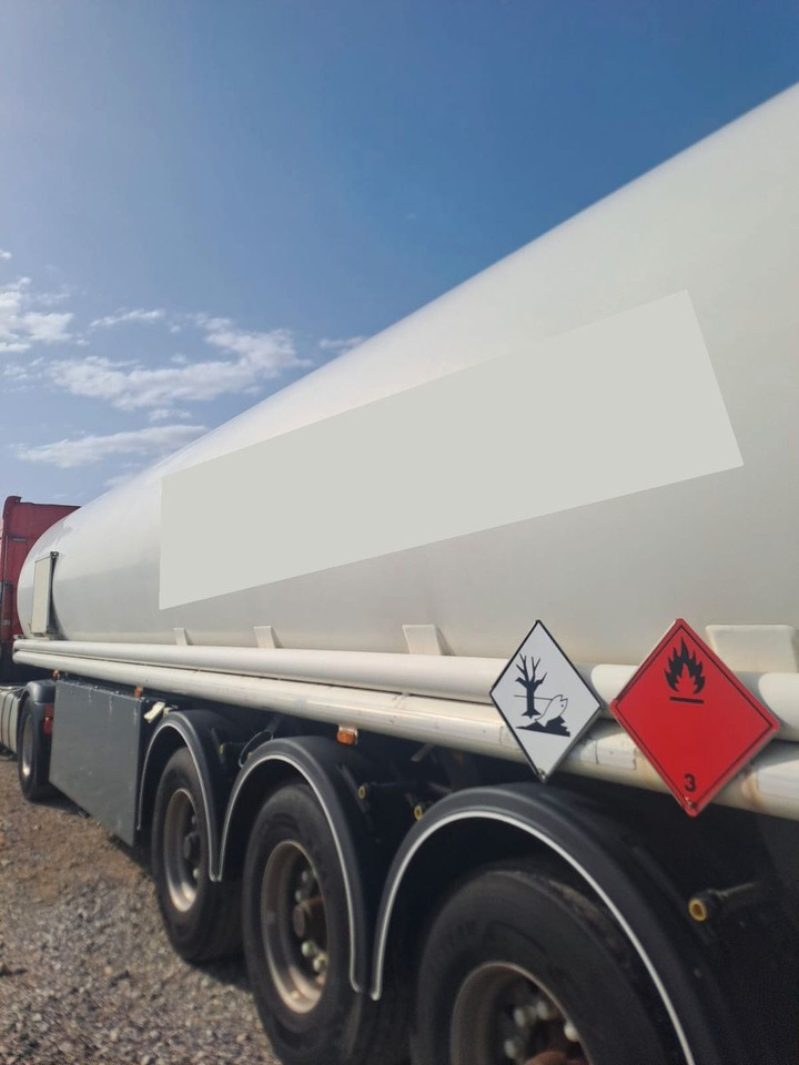Schrader ADR, Treibstoff Diesel/Benzin, 4 Kammern, Sening Schrader ADR, Treibstoff Diesel/Benzin, 4 Kammern, Sening - Semirimorchio cisterna: foto 3 Schrader ADR, Treibstoff Diesel/Benzin, 4 Kammern, Sening Schrader ADR, Treibstoff Diesel/Benzin, 4 Kammern, Sening - Semirimorchio cisterna: foto 3