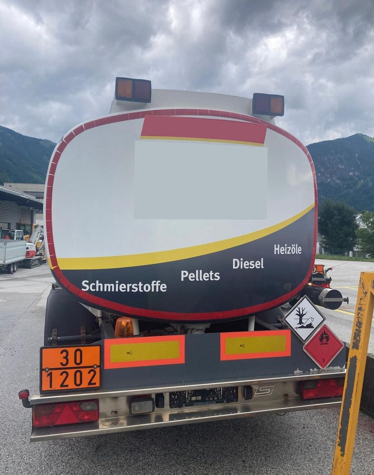 Schwarzmüller Schwingenschlögel, ADR, 3 Kammern, Fuel+Diesel - Rimorchio cisterna: foto 3 Schwarzmüller Schwingenschlögel, ADR, 3 Kammern, Fuel+Diesel - Rimorchio cisterna: foto 3