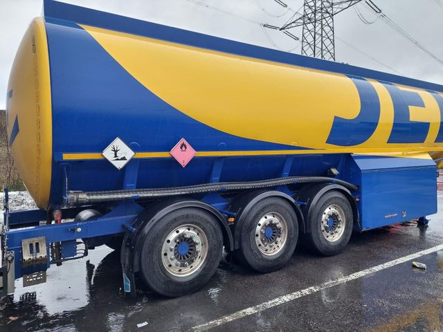 Schwarzmüller Schwingenschlögel,ADR,Diesel/Benzin, 5 Kammern Schwarzmüller Schwingenschlögel,ADR,Diesel/Benzin, 5 Kammern - Semirimorchio cisterna: foto 3 Schwarzmüller Schwingenschlögel,ADR,Diesel/Benzin, 5 Kammern Schwarzmüller Schwingenschlögel,ADR,Diesel/Benzin, 5 Kammern - Semirimorchio cisterna: foto 3