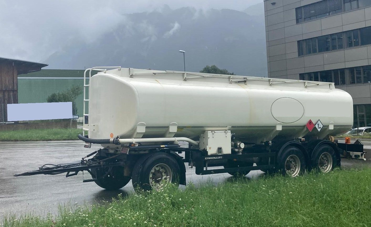 Schwarzmüller TH 3E, 3 Kammern, ADR, Benzin+Diesel, Fuel - Rimorchio cisterna: foto 1 Schwarzmüller TH 3E, 3 Kammern, ADR, Benzin+Diesel, Fuel - Rimorchio cisterna: foto 1