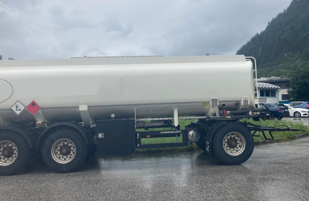 Schwarzmüller TH 3E, 3 Kammern, ADR, Benzin+Diesel, Fuel - Rimorchio cisterna: foto 3 Schwarzmüller TH 3E, 3 Kammern, ADR, Benzin+Diesel, Fuel - Rimorchio cisterna: foto 3