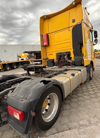 DAF XF460 4x2, Retarder, Euro 6, ALU Felgen - Trattore stradale: foto 3 DAF XF460 4x2, Retarder, Euro 6, ALU Felgen - Trattore stradale: foto 3