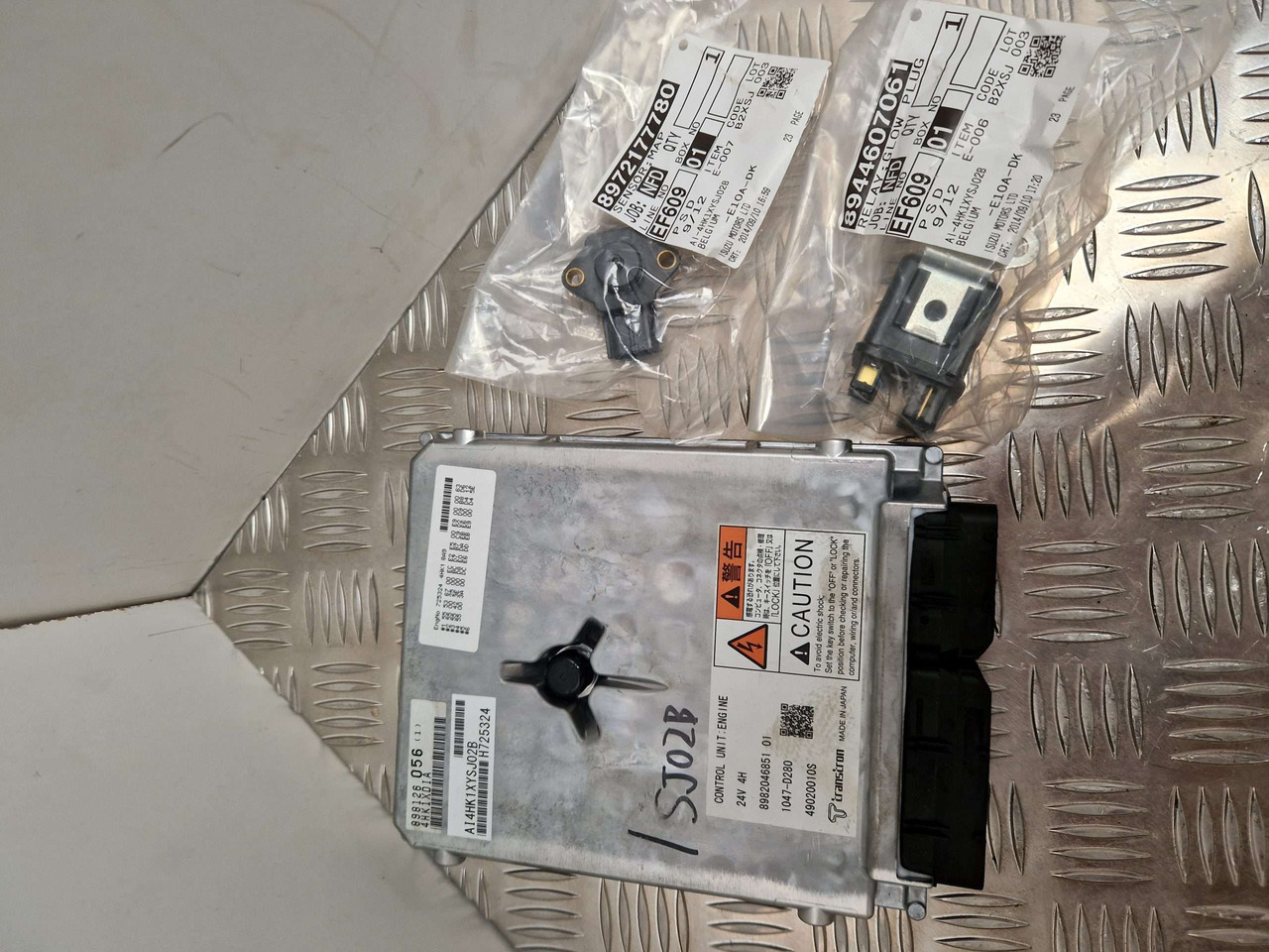 ISUZU ECU 4HK1 XYSJ02B 24V H725324 - Motore e ricambi per Macchina da cantiere: foto 1 ISUZU ECU 4HK1 XYSJ02B 24V H725324 - Motore e ricambi per Macchina da cantiere: foto 1