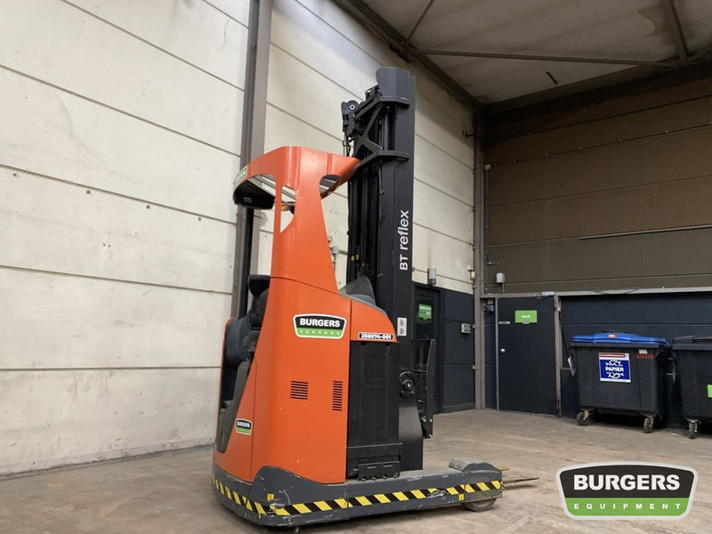 BT RRE140 - Carrello retrattile: foto 2 BT RRE140 - Carrello retrattile: foto 2
