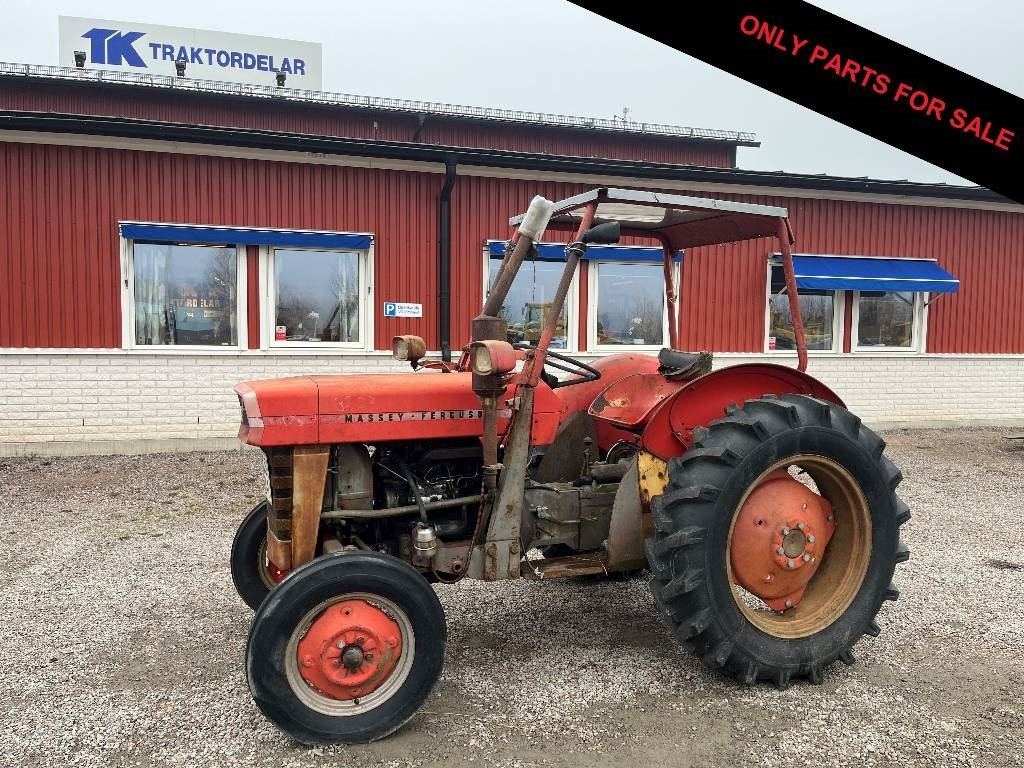 Massey Ferguson 130 Dismantled. Only specific spare parts - Trattore: foto 1 Massey Ferguson 130 Dismantled. Only specific spare parts - Trattore: foto 1