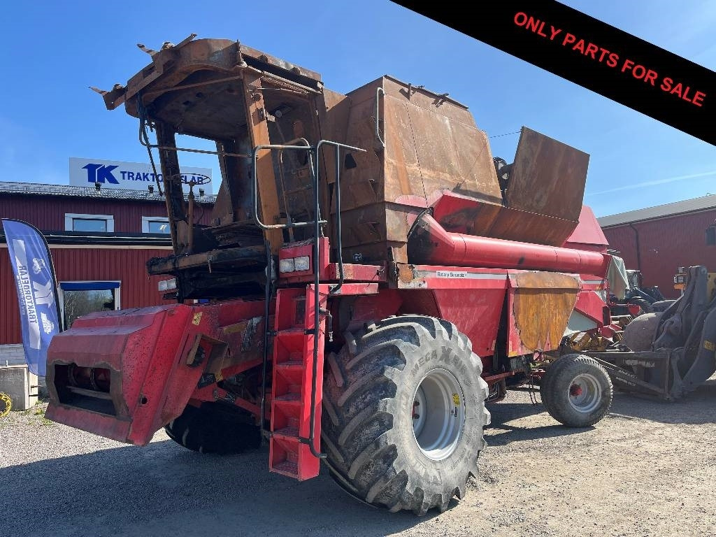 Massey Ferguson 32 Dismantled. Only spare parts - Mietitrebbia: foto 1 Massey Ferguson 32 Dismantled. Only spare parts - Mietitrebbia: foto 1
