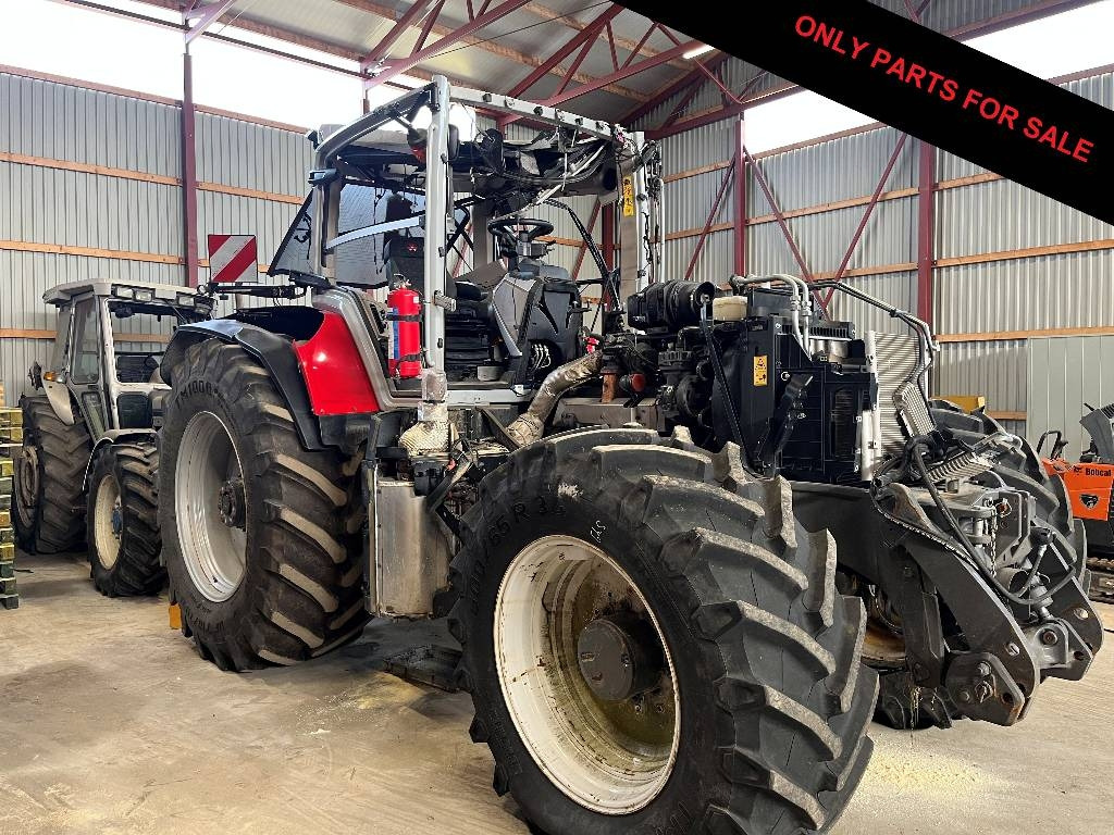 Massey Ferguson 8 S.305 Dismantled. Only spare parts - Trattore: foto 1 Massey Ferguson 8 S.305 Dismantled. Only spare parts - Trattore: foto 1
