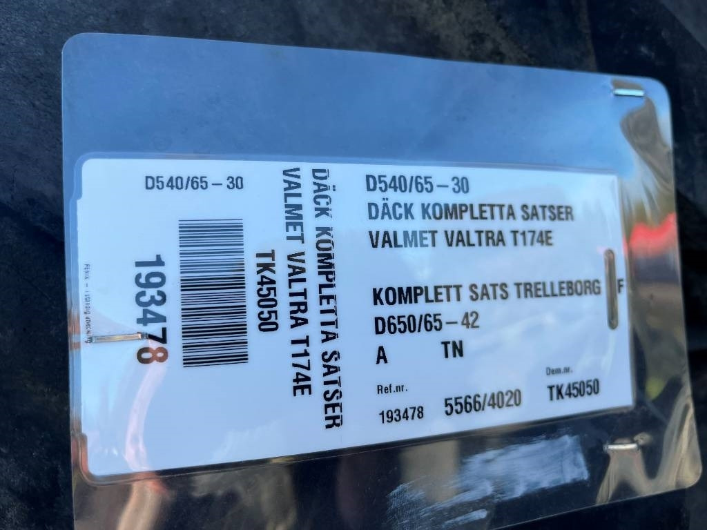 Trelleborg 650/65 42 540/65 30 till Valmet Valtra T174 - Pneumatico per Macchina agricola: foto 4 Trelleborg 650/65 42 540/65 30 till Valmet Valtra T174 - Pneumatico per Macchina agricola: foto 4