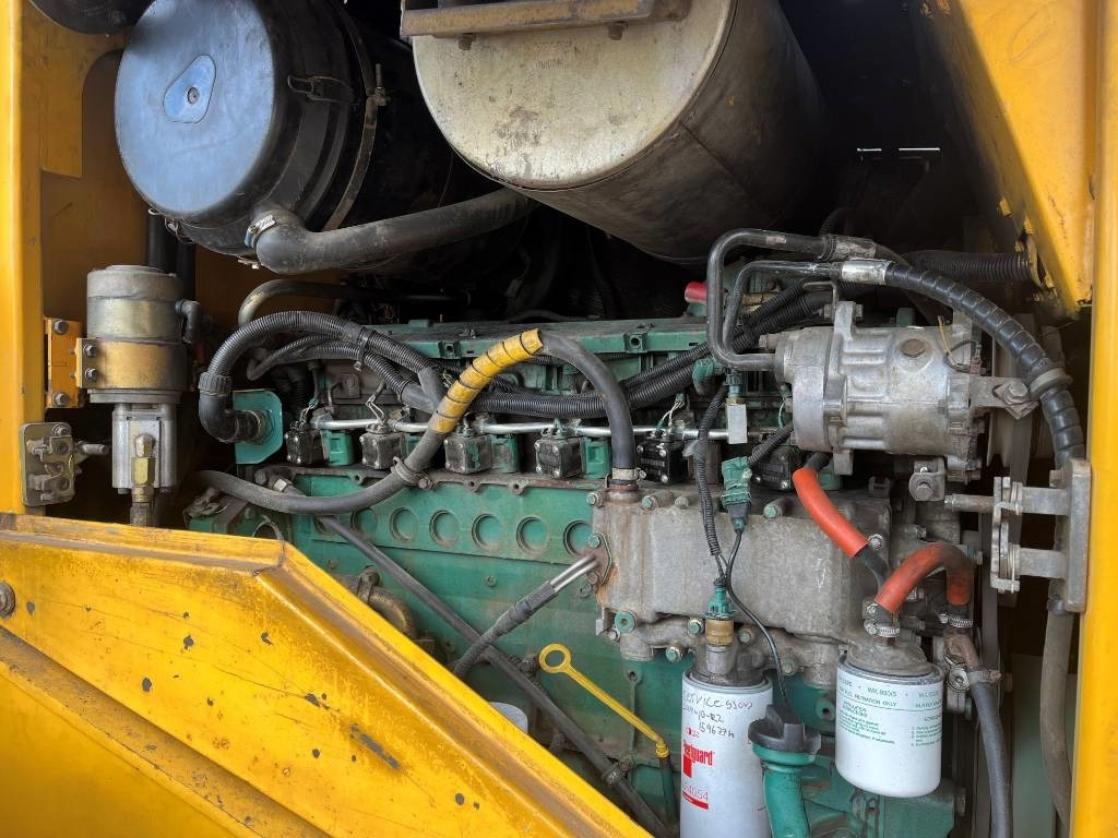 Pala gommata Volvo L 120 E: foto 15