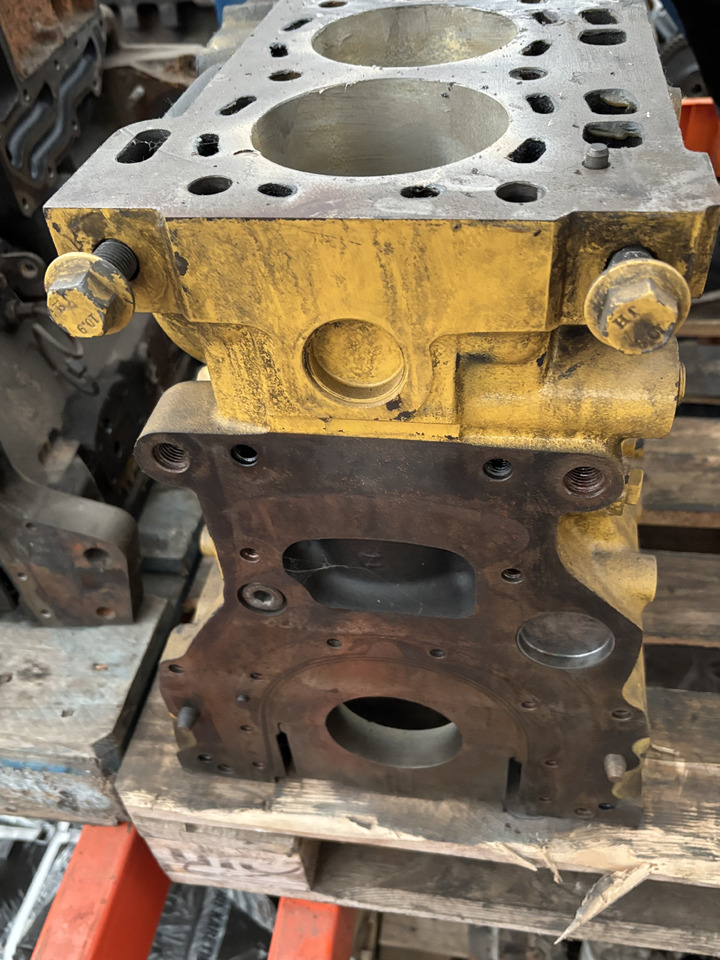 CAT C6.6 666-3106953 Blok Silnika CZĘŚCI - Blocco cilindri per Macchina agricola: foto 5 CAT C6.6 666-3106953 Blok Silnika CZĘŚCI - Blocco cilindri per Macchina agricola: foto 5