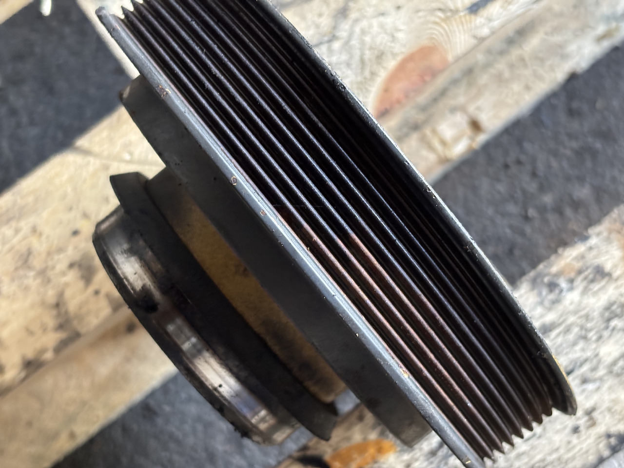 CAT Caterpillar C9 153-1036 Koło pasowe wału korbowego z 8 rowkami 1531036 - Motore e ricambi per Macchina agricola: foto 3 CAT Caterpillar C9 153-1036 Koło pasowe wału korbowego z 8 rowkami 1531036 - Motore e ricambi per Macchina agricola: foto 3