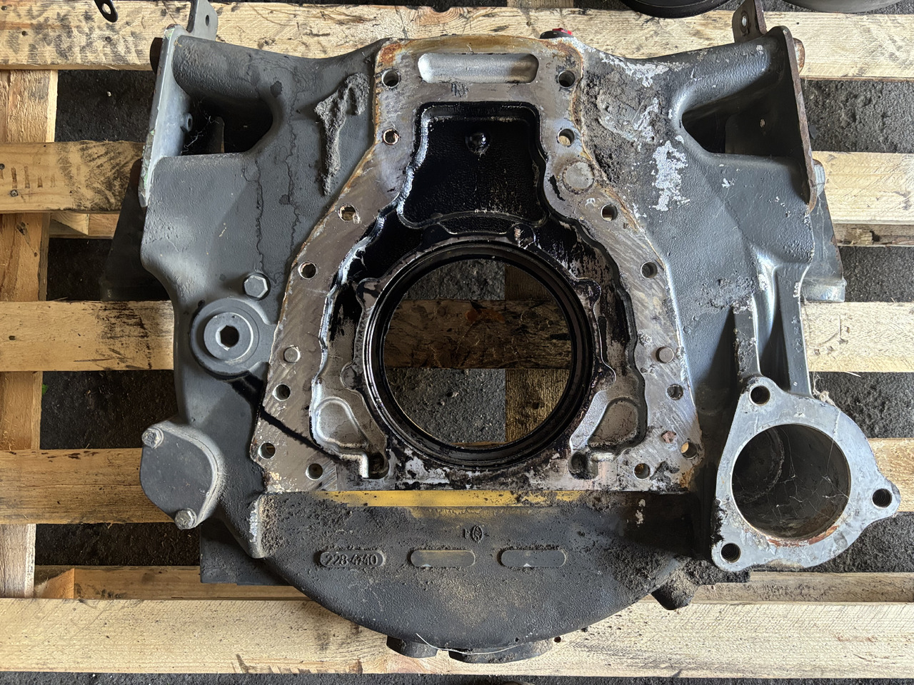 CAT Caterpillar C9 228-4740 Obudowa Koła Zamachowego 2284740 - Volano per Macchina agricola: foto 1 CAT Caterpillar C9 228-4740 Obudowa Koła Zamachowego 2284740 - Volano per Macchina agricola: foto 1