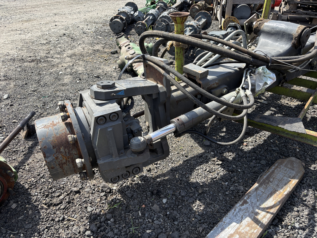 Claas Lexion 600 700 - kompletna tylna oś napędowa 0007705892 0770589.2 - Asse posteriore: foto 3 Claas Lexion 600 700 - kompletna tylna oś napędowa 0007705892 0770589.2 - Asse posteriore: foto 3